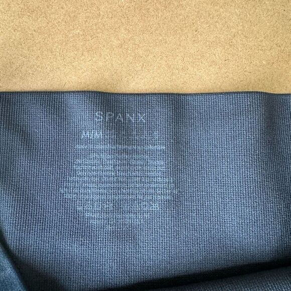 Spanx Look at Me Now Seamless Leggings M Camo - Picture 6 of 9